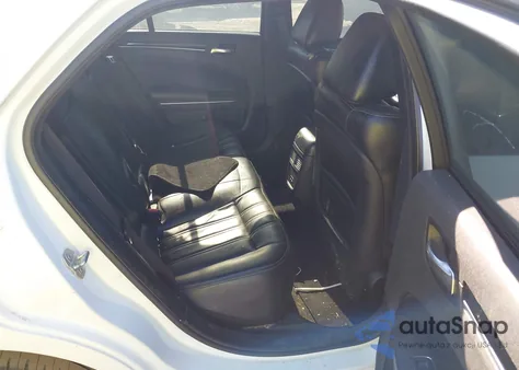 2019 Chrysler 300 300S z USA, uszkodzony, nr VIN 2C3CCABG8KH637970